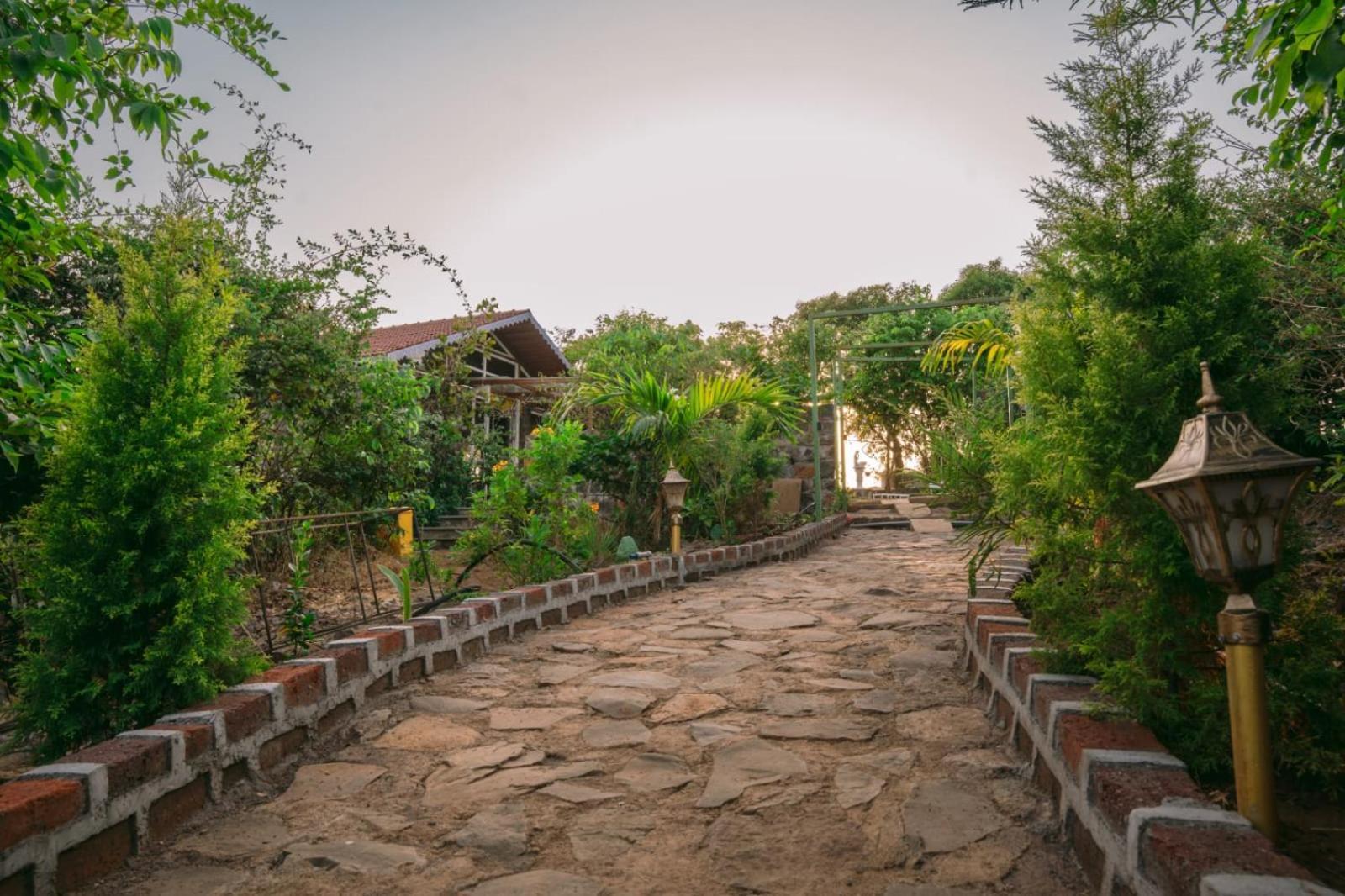 Eshi Resorts And Restaurant - Bhimashankars Jungle Luxury Resort Taleghar Ngoại thất bức ảnh